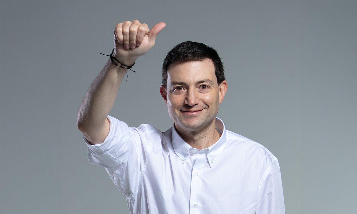 Este es el precandidato presidencial que promete reducir el IVA y construir cárceles al estilo Bukele