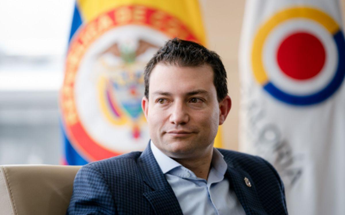 Excontralor Felipe Córdoba entraría oficialmente a carrera por la Presidencia