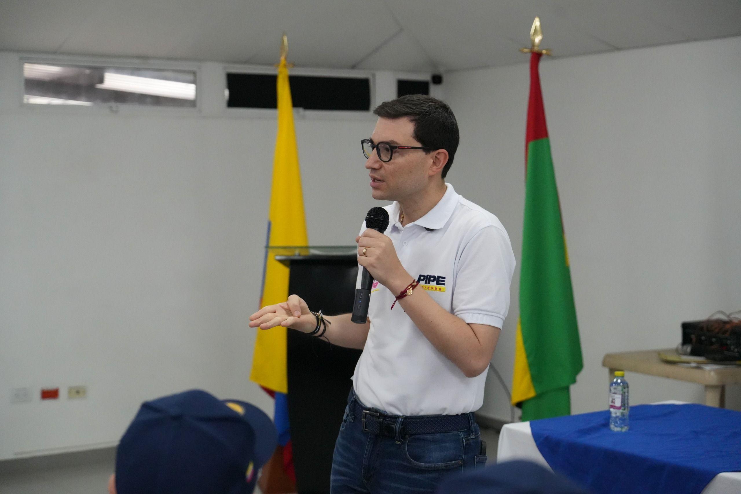 Felipe Córdoba advierte sobre aumento de la inseguridad y pide reconstruir el país